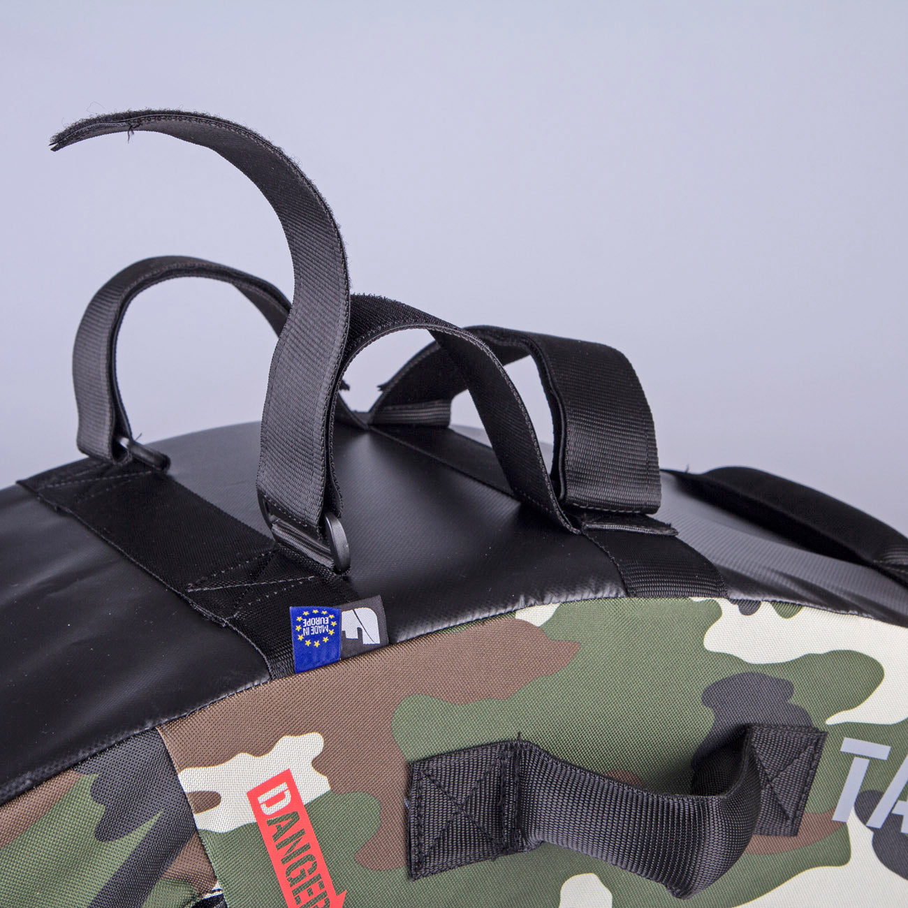 Bouclier de frappe de combat - MULTI GRIP - Série tactique - noir/camouflage, FKSH-14