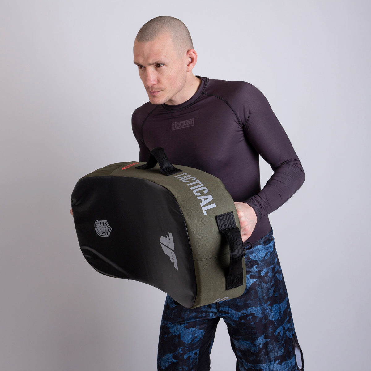 Bouclier de frappe Fighter MULTI GRIP "Série tactique" vert armée - FKSH-15