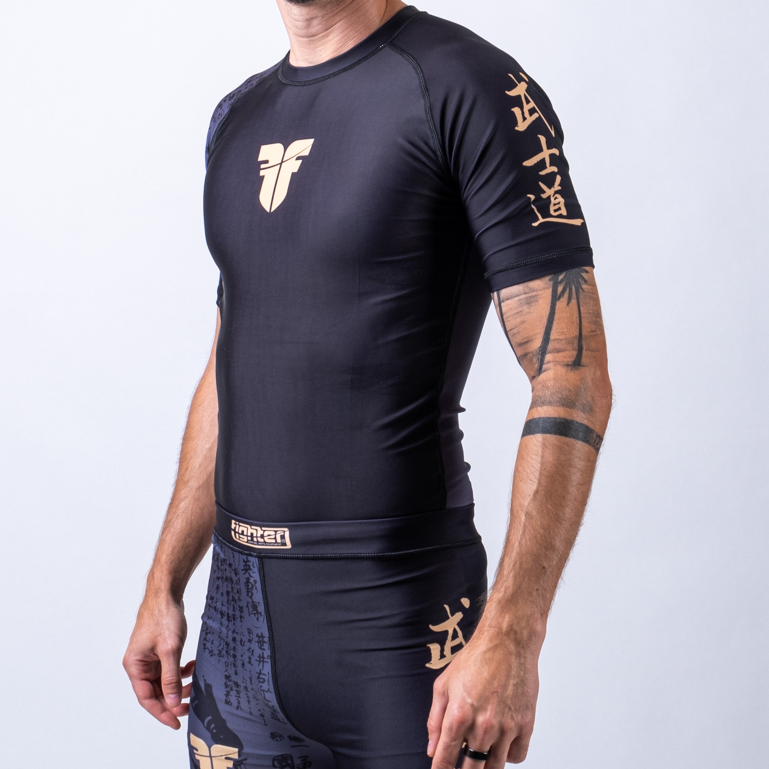 Rashguard Samurai à manches courtes noir/or - FRSG-SAM-01-SS - Fighter Sport