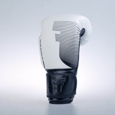 Gants de boxe Fighter Boxing Gloves Pro blanc - FBG-PRO-001 - Fighter Sport