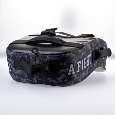 Bouclier de frappe Fighter MULTI GRIP "La vie est un combat"Camouflage gris - FKSH-29 - Fighter Sport