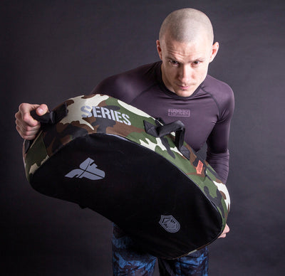 Bouclier de frappe Fighter MULTI GRIP "Série tactique" noir/camouflage - FKSH-14 - Fighter Sport
