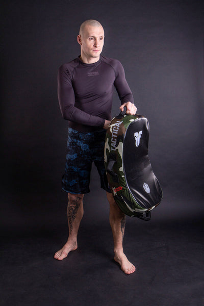 Bouclier de frappe Fighter MULTI GRIP "Série tactique" noir/camouflage - FKSH-14 - Fighter Sport