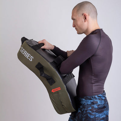 Bouclier de frappe Fighter MULTI GRIP "Série tactique" vert armée - FKSH-15 - Fighter Sport